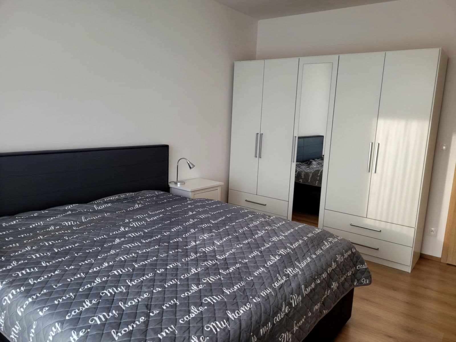 Pronájem bytu 2+kk 60 m², Nad Úžlabinou, Praha, Praha Pronájem bytu 2+kk 60 m², Nad Úžlabinou, Praha, Praha