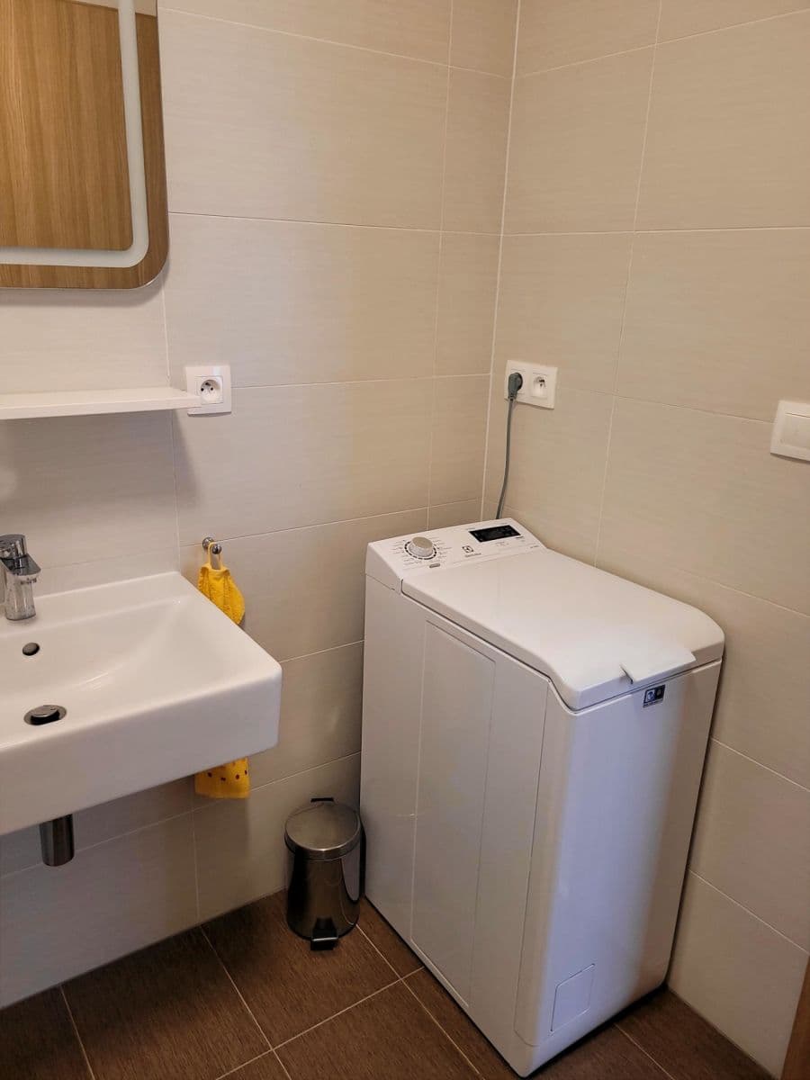 Pronájem bytu 2+kk 60 m², Nad Úžlabinou, Praha, Praha Pronájem bytu 2+kk 60 m², Nad Úžlabinou, Praha, Praha