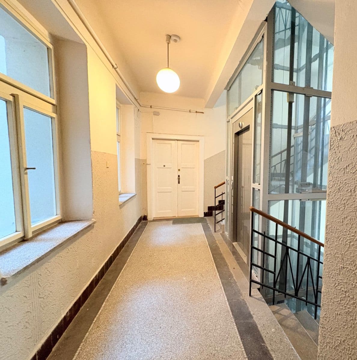 Prodej bytu 1+1 48 m², náměstí Dr. Václava Holého, Praha, Praha Prodej bytu 1+1 48 m², náměstí Dr. Václava Holého, Praha, Praha