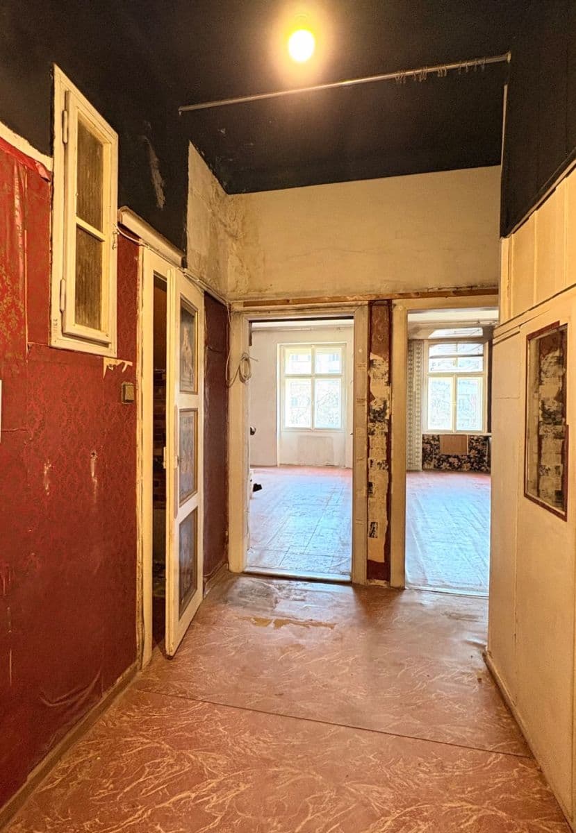 Prodej bytu 1+1 48 m², náměstí Dr. Václava Holého, Praha, Praha Prodej bytu 1+1 48 m², náměstí Dr. Václava Holého, Praha, Praha