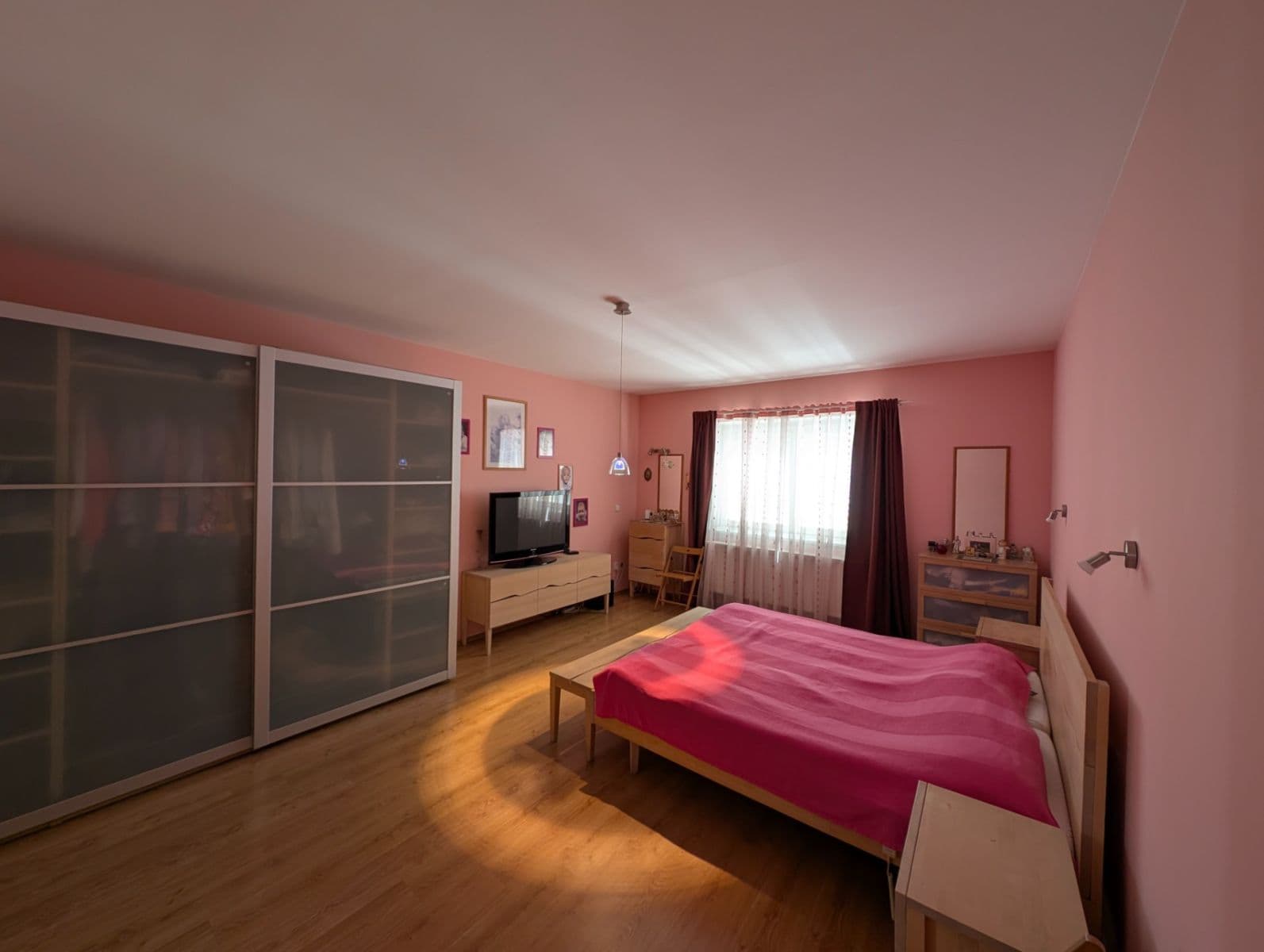 Prodej domu 300 m², pozemek 1.182 m², náměstí Kněžny Ludmily, Tetín, Středočeský kraj Prodej domu 300 m², pozemek 1.182 m², náměstí Kněžny Ludmily, Tetín, Středočeský kraj