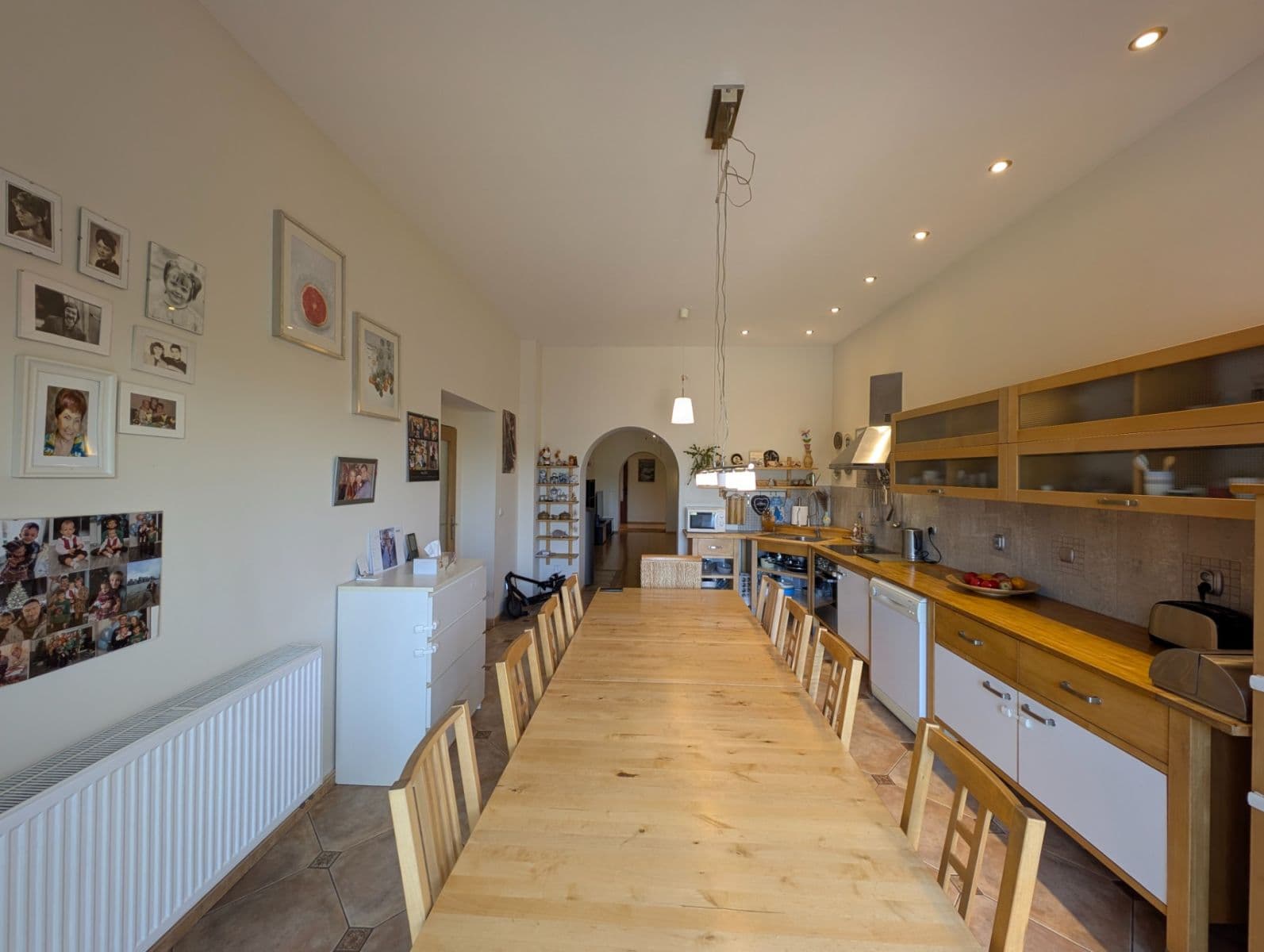 Prodej domu 300 m², pozemek 1.182 m², náměstí Kněžny Ludmily, Tetín, Středočeský kraj Prodej domu 300 m², pozemek 1.182 m², náměstí Kněžny Ludmily, Tetín, Středočeský kraj