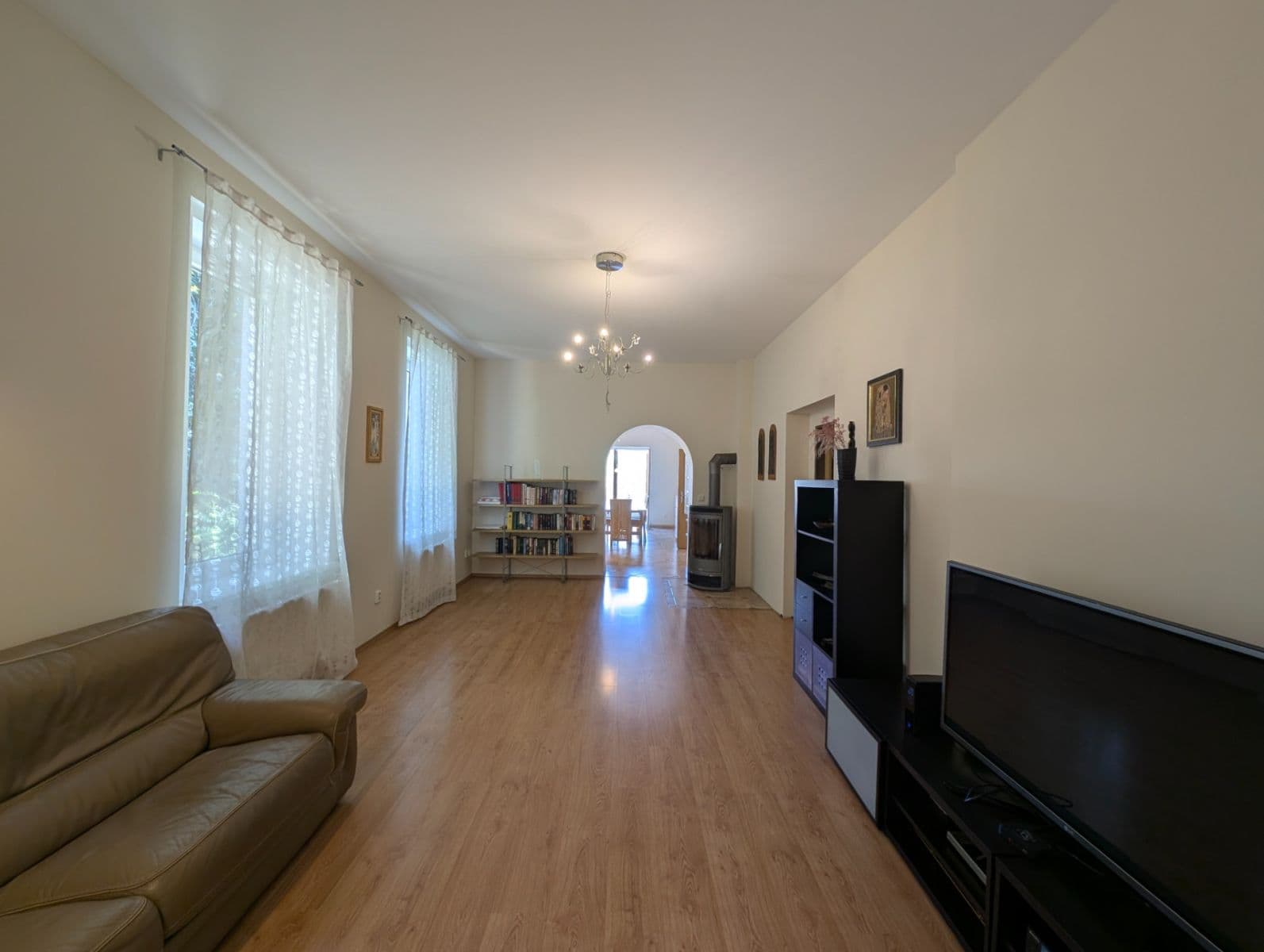 Prodej domu 300 m², pozemek 1.182 m², náměstí Kněžny Ludmily, Tetín, Středočeský kraj Prodej domu 300 m², pozemek 1.182 m², náměstí Kněžny Ludmily, Tetín, Středočeský kraj
