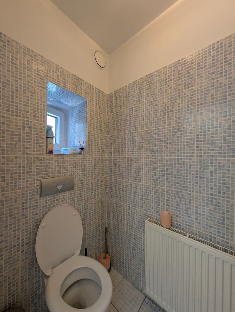 Prodej domu 300 m², pozemek 1.182 m², náměstí Kněžny Ludmily, Tetín, Středočeský kraj Prodej domu 300 m², pozemek 1.182 m², náměstí Kněžny Ludmily, Tetín, Středočeský kraj