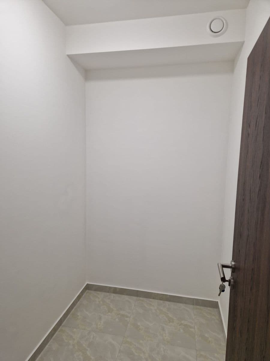 Pronájem bytu 2+kk 63 m², Sedlecká, Karlovy Vary, Karlovarský kraj Pronájem bytu 2+kk 63 m², Sedlecká, Karlovy Vary, Karlovarský kraj