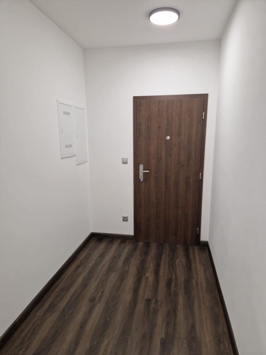 Pronájem bytu 2+kk 63 m², Sedlecká, Karlovy Vary, Karlovarský kraj Pronájem bytu 2+kk 63 m², Sedlecká, Karlovy Vary, Karlovarský kraj