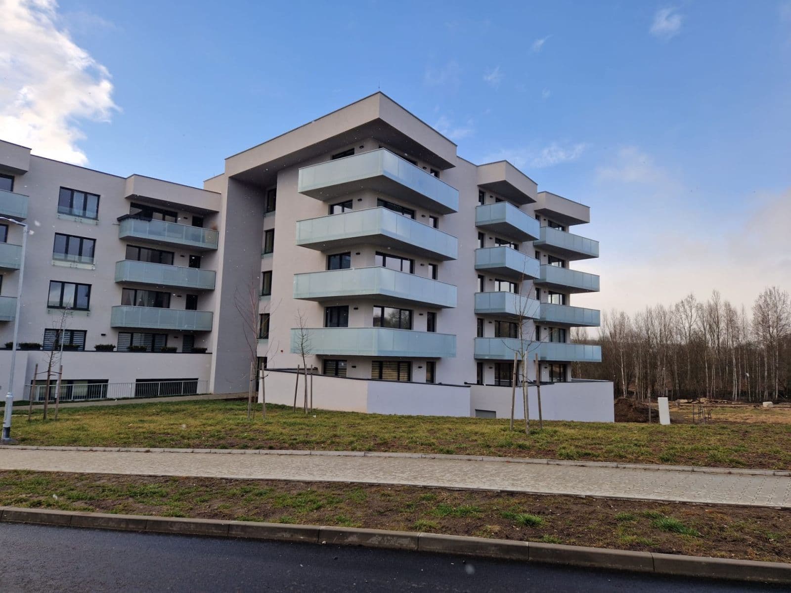 Pronájem bytu 2+kk 63 m², Sedlecká, Karlovy Vary, Karlovarský kraj Pronájem bytu 2+kk 63 m², Sedlecká, Karlovy Vary, Karlovarský kraj