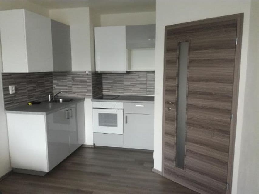 Pronájem bytu 2+kk 40 m², Holandská, Kladno, Středočeský kraj Pronájem bytu 2+kk 40 m², Holandská, Kladno, Středočeský kraj