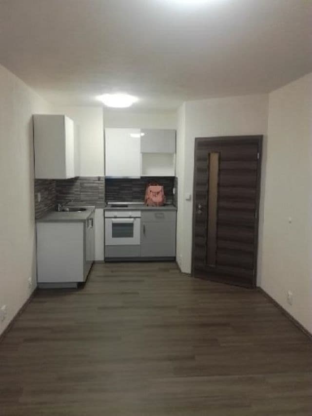 Pronájem bytu 2+kk 40 m², Holandská, Kladno, Středočeský kraj Pronájem bytu 2+kk 40 m², Holandská, Kladno, Středočeský kraj