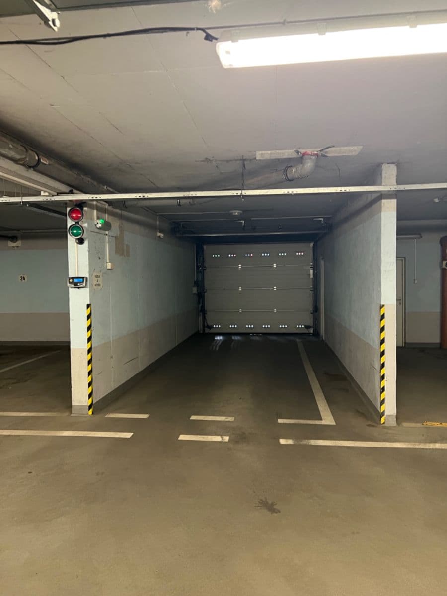 Pronájem garáže 13 m², Paříkova, Praha, Praha Pronájem garáže 13 m², Paříkova, Praha, Praha