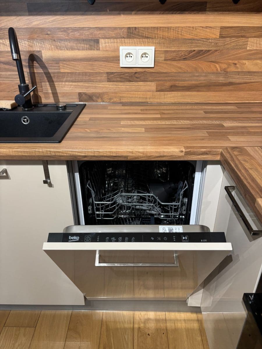 Pronájem bytu 2+kk 44 m², U Sladovny, Praha, Praha Pronájem bytu 2+kk 44 m², U Sladovny, Praha, Praha