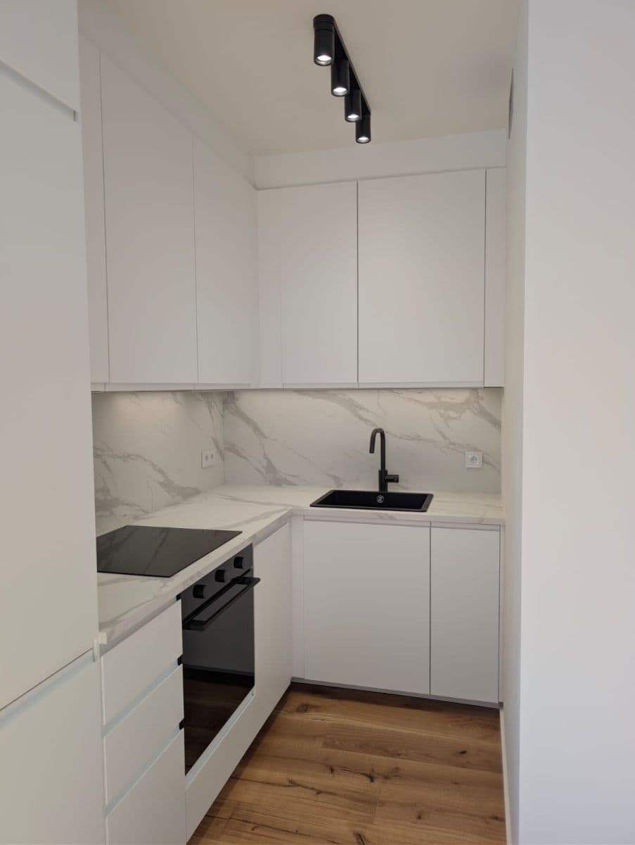 Pronájem bytu 1+kk 29 m², U Komína, Praha, Praha Pronájem bytu 1+kk 29 m², U Komína, Praha, Praha