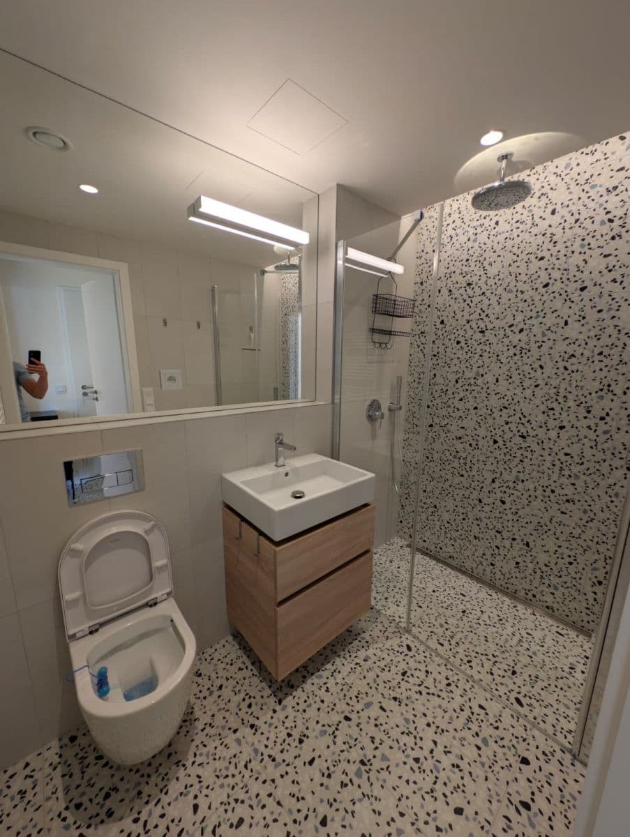 Pronájem bytu 1+kk 29 m², U Komína, Praha, Praha Pronájem bytu 1+kk 29 m², U Komína, Praha, Praha
