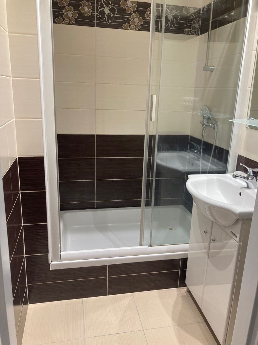 Pronájem bytu 2+kk 45 m², Urbánkova, Praha, Praha Pronájem bytu 2+kk 45 m², Urbánkova, Praha, Praha