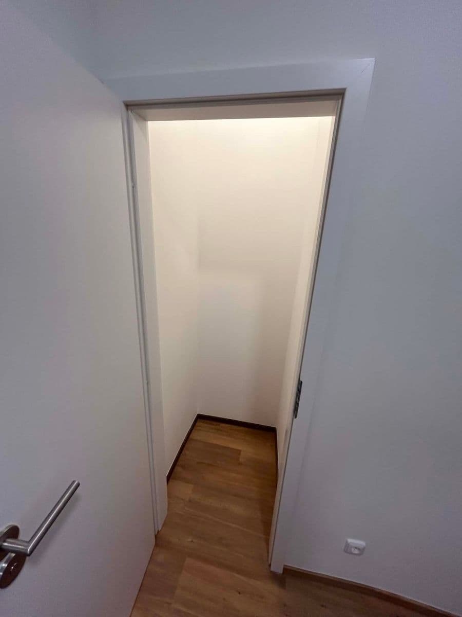 Pronájem bytu 2+kk 43 m², Žerotínova, Praha, Praha Pronájem bytu 2+kk 43 m², Žerotínova, Praha, Praha