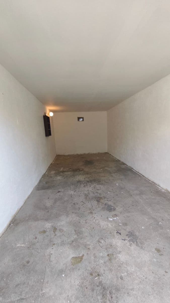 Prodej garáže 20 m², Wolkerova, Pelhřimov, Kraj Vysočina Prodej garáže 20 m², Wolkerova, Pelhřimov, Kraj Vysočina
