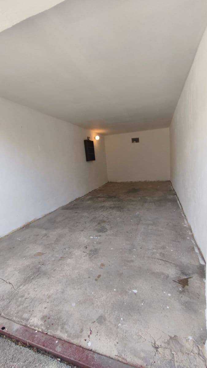 Prodej garáže 20 m², Wolkerova, Pelhřimov, Kraj Vysočina Prodej garáže 20 m², Wolkerova, Pelhřimov, Kraj Vysočina