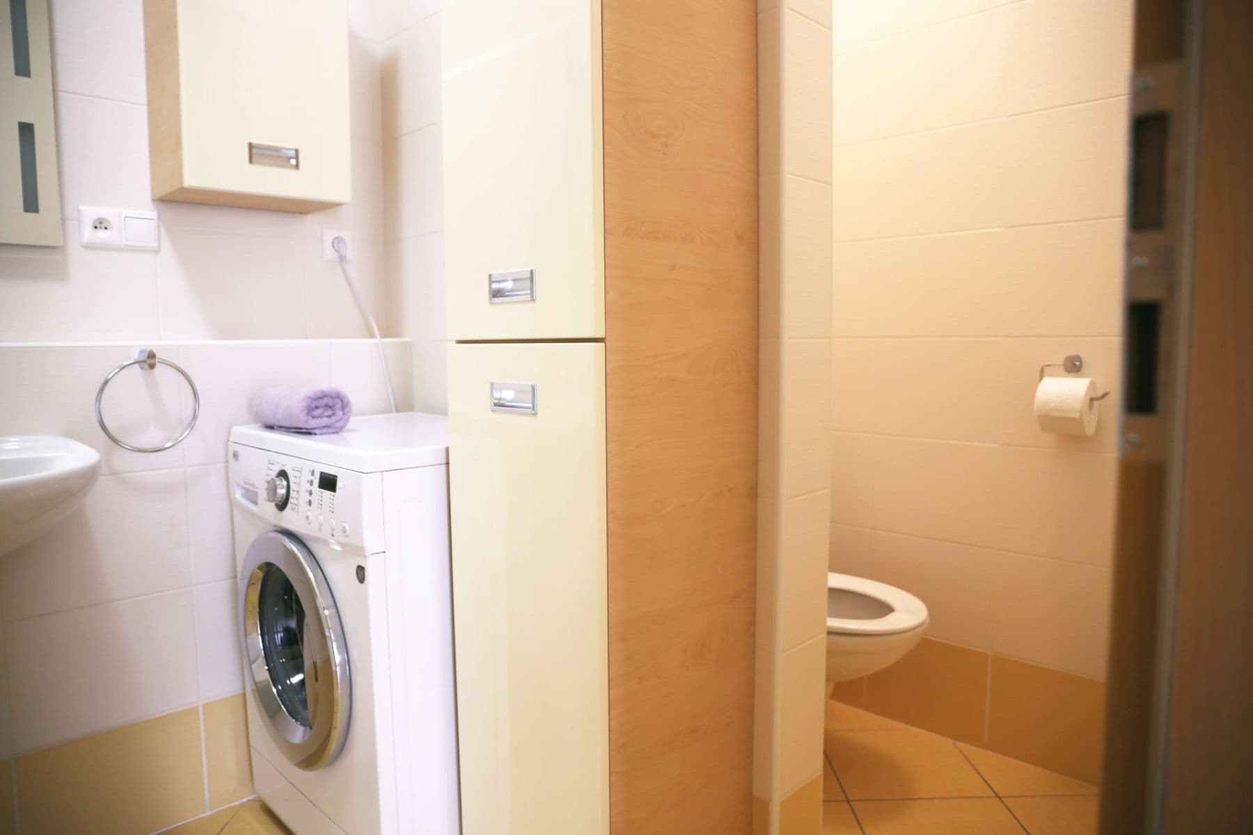 Pronájem bytu 2+kk 57 m², Lomená, Zbuzany, Středočeský kraj Pronájem bytu 2+kk 57 m², Lomená, Zbuzany, Středočeský kraj