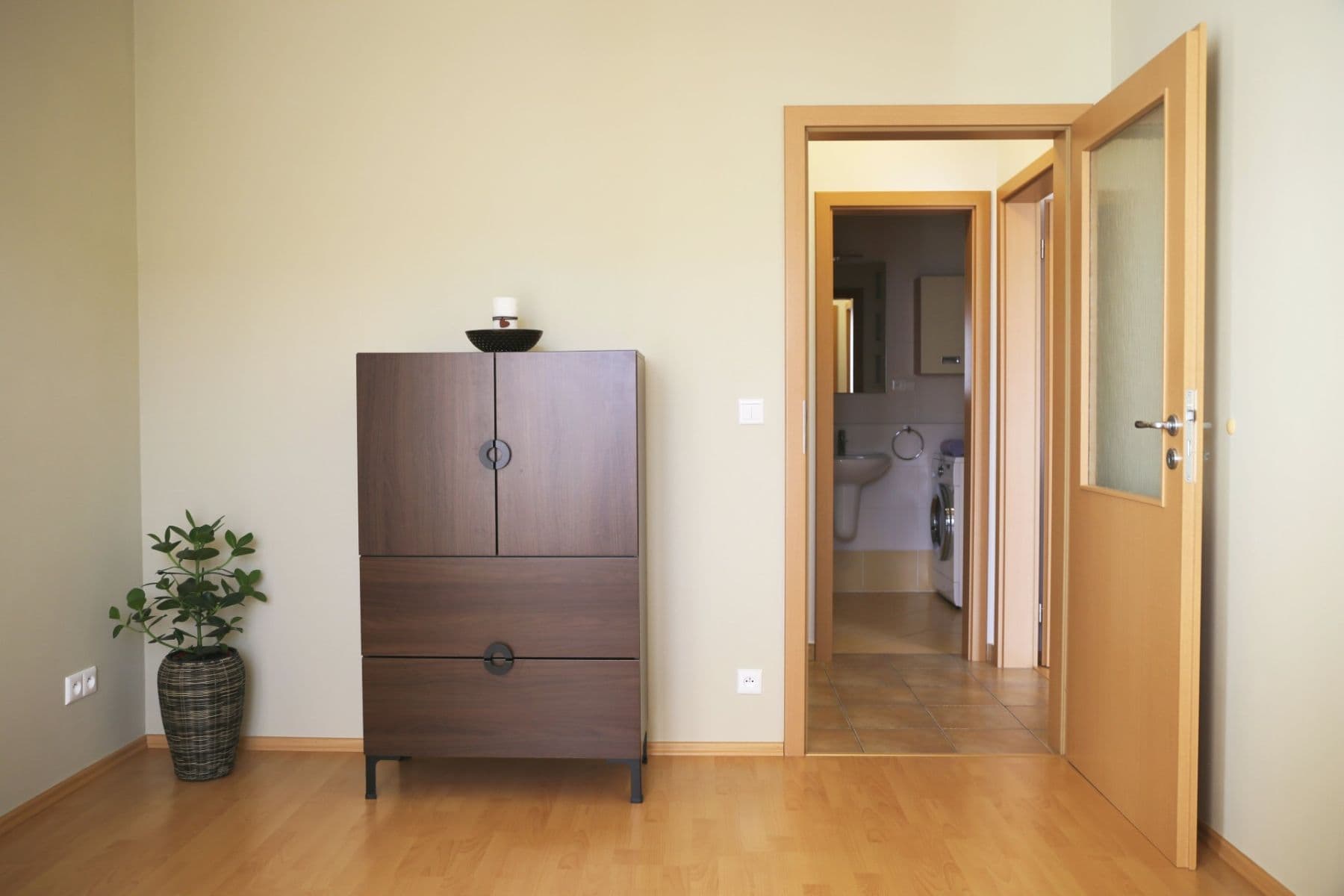 Pronájem bytu 2+kk 57 m², Lomená, Zbuzany, Středočeský kraj Pronájem bytu 2+kk 57 m², Lomená, Zbuzany, Středočeský kraj