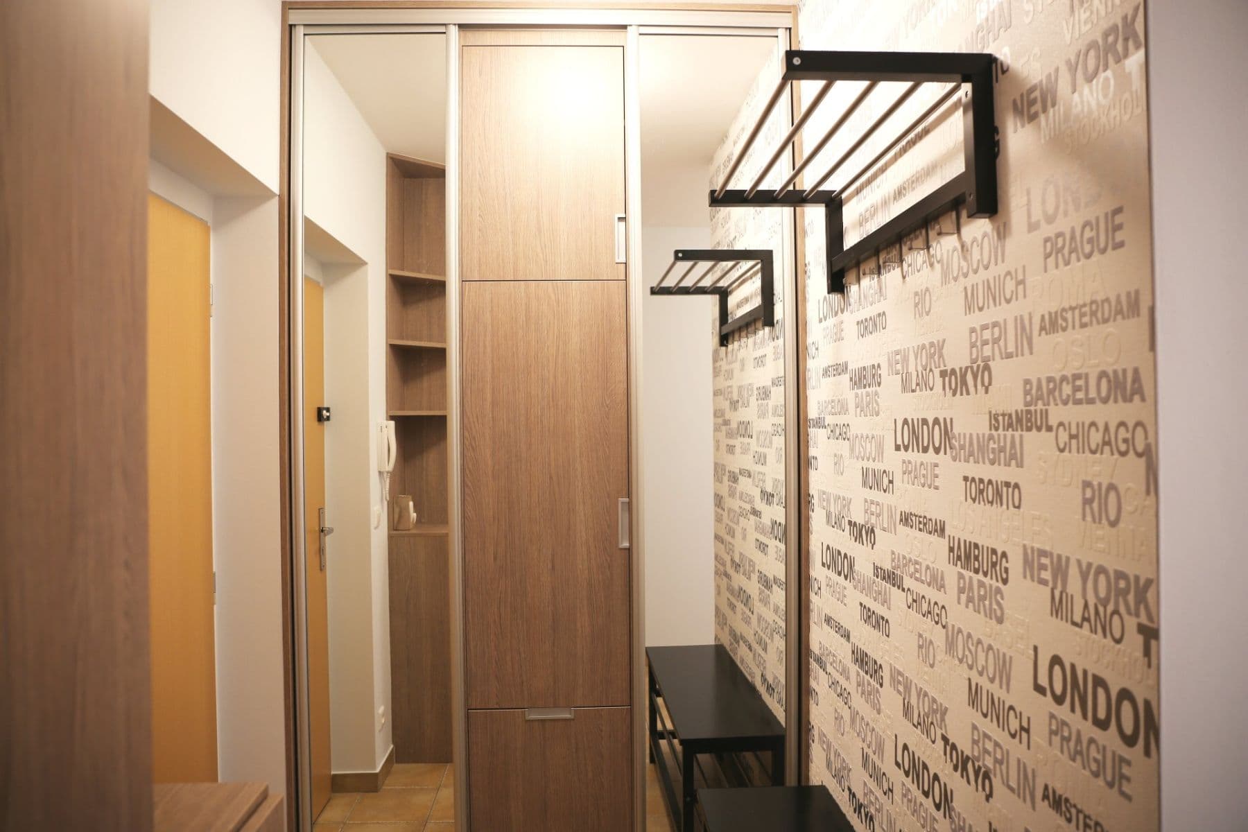 Pronájem bytu 2+kk 57 m², Lomená, Zbuzany, Středočeský kraj Pronájem bytu 2+kk 57 m², Lomená, Zbuzany, Středočeský kraj
