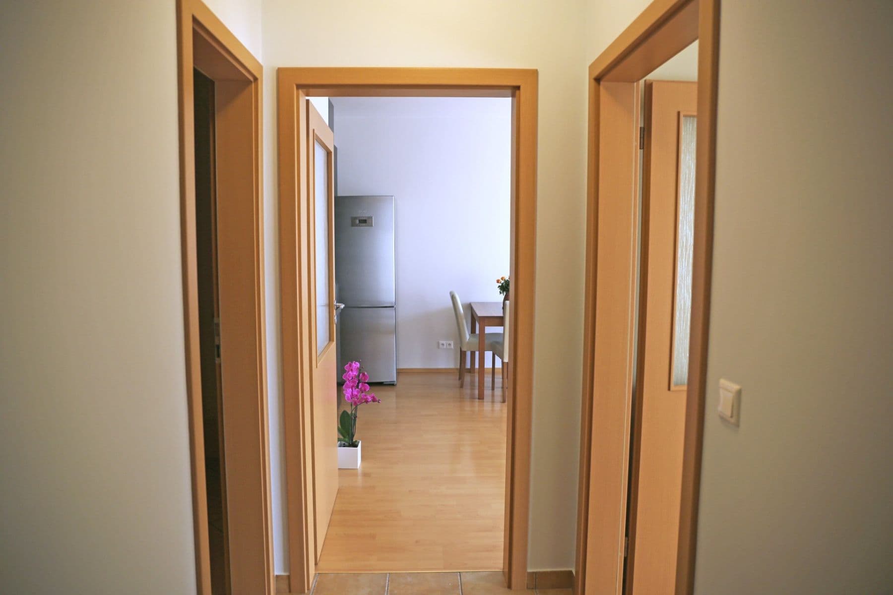 Pronájem bytu 2+kk 57 m², Lomená, Zbuzany, Středočeský kraj Pronájem bytu 2+kk 57 m², Lomená, Zbuzany, Středočeský kraj