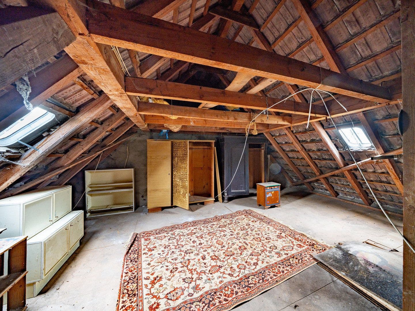 Prodej domu 231 m², pozemek 3.099 m², Rinteln, Dolní Sasko Prodej domu 231 m², pozemek 3.099 m², Rinteln, Dolní Sasko