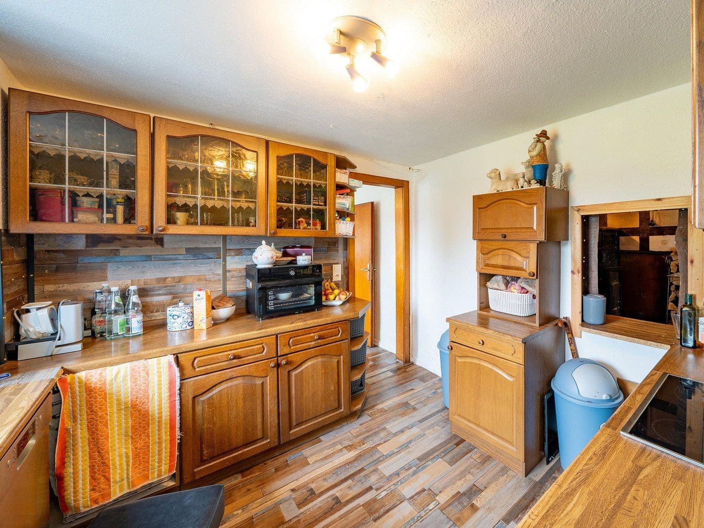 Prodej domu 231 m², pozemek 3.099 m², Rinteln, Dolní Sasko Prodej domu 231 m², pozemek 3.099 m², Rinteln, Dolní Sasko