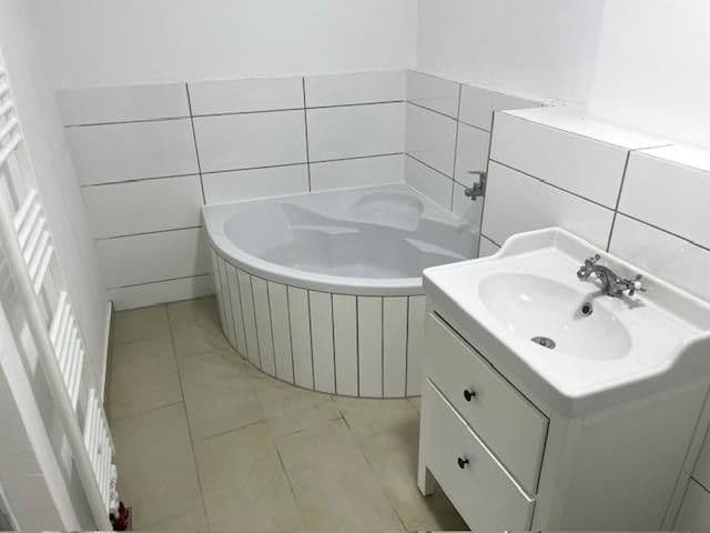 Pronájem kanceláře 185 m², Bergisch Gladbacher Straße 1000, Köln, Severní Porýní-Vestfálsko Pronájem kanceláře 185 m², Bergisch Gladbacher Straße 1000, Köln, Severní Porýní-Vestfálsko