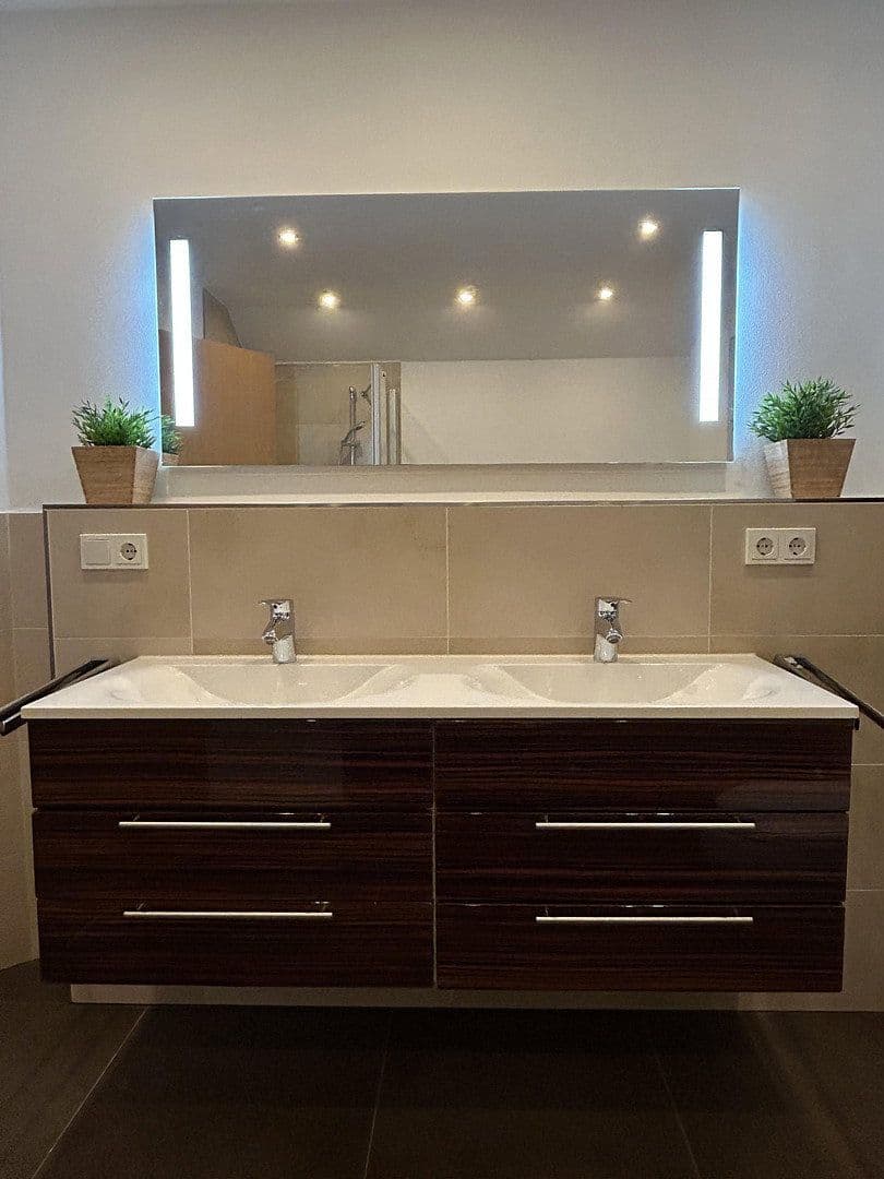 Prodej bytu 5+1 134 m², Am Deibach, Igel, Porýní-Falc Prodej bytu 5+1 134 m², Am Deibach, Igel, Porýní-Falc