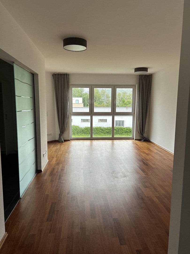 Prodej bytu 5+1 134 m², Am Deibach, Igel, Porýní-Falc Prodej bytu 5+1 134 m², Am Deibach, Igel, Porýní-Falc