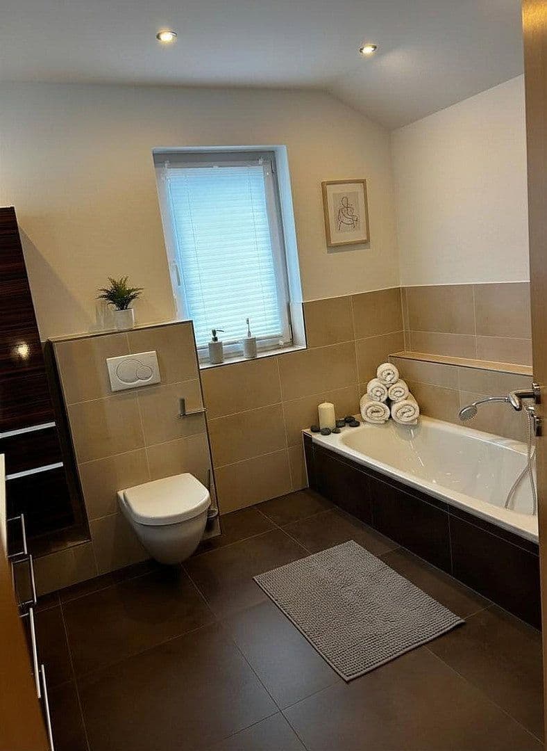 Prodej bytu 5+1 134 m², Am Deibach, Igel, Porýní-Falc Prodej bytu 5+1 134 m², Am Deibach, Igel, Porýní-Falc