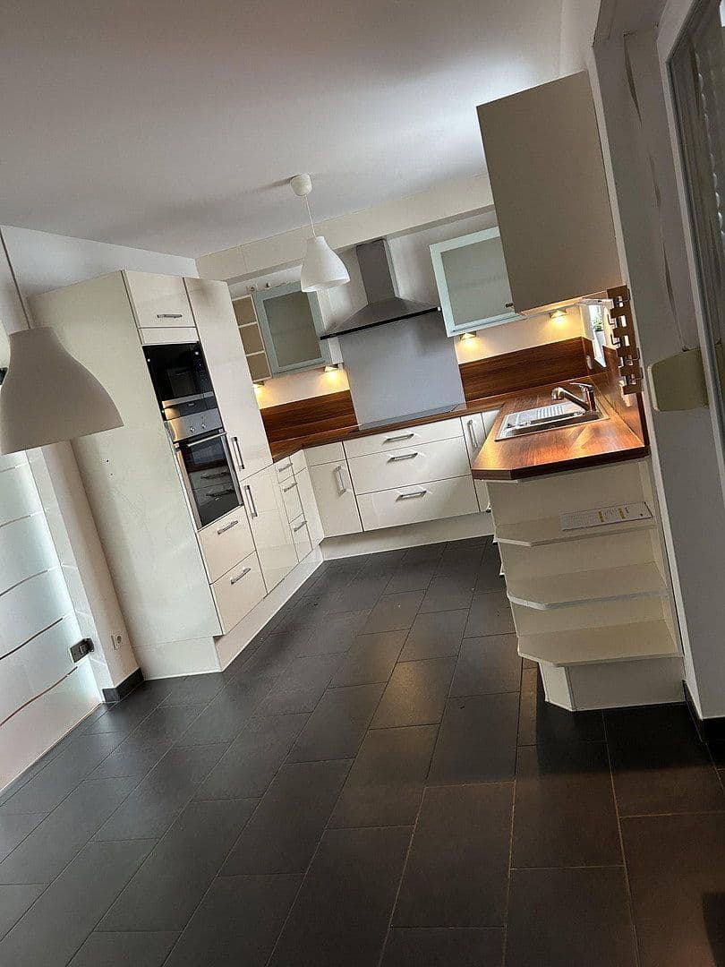 Prodej bytu 5+1 134 m², Am Deibach, Igel, Porýní-Falc Prodej bytu 5+1 134 m², Am Deibach, Igel, Porýní-Falc
