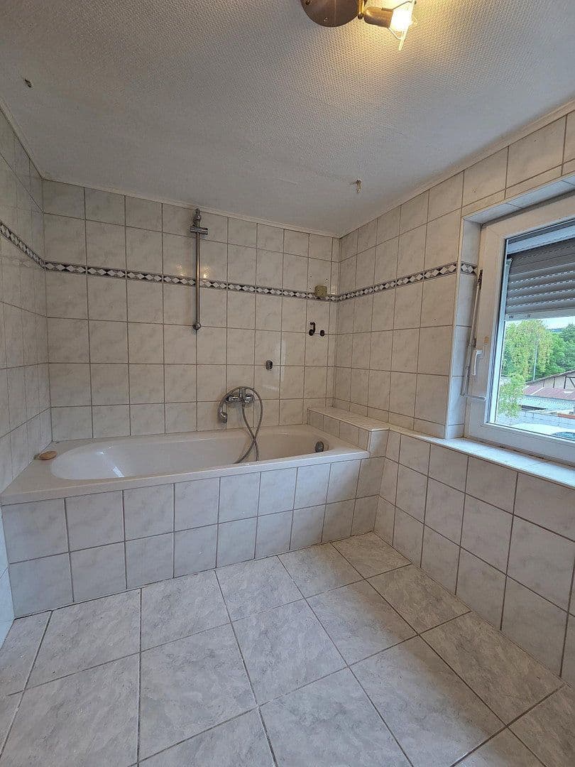 Pronájem bytu 5+1 125 m², Bahnhofstraße 5, Arnstein, Bavorsko Pronájem bytu 5+1 125 m², Bahnhofstraße 5, Arnstein, Bavorsko