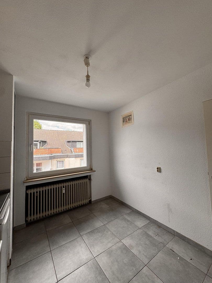Pronájem bytu 1+1 37 m², Mauenheimer Str. 125, Köln, Severní Porýní-Vestfálsko Pronájem bytu 1+1 37 m², Mauenheimer Str. 125, Köln, Severní Porýní-Vestfálsko