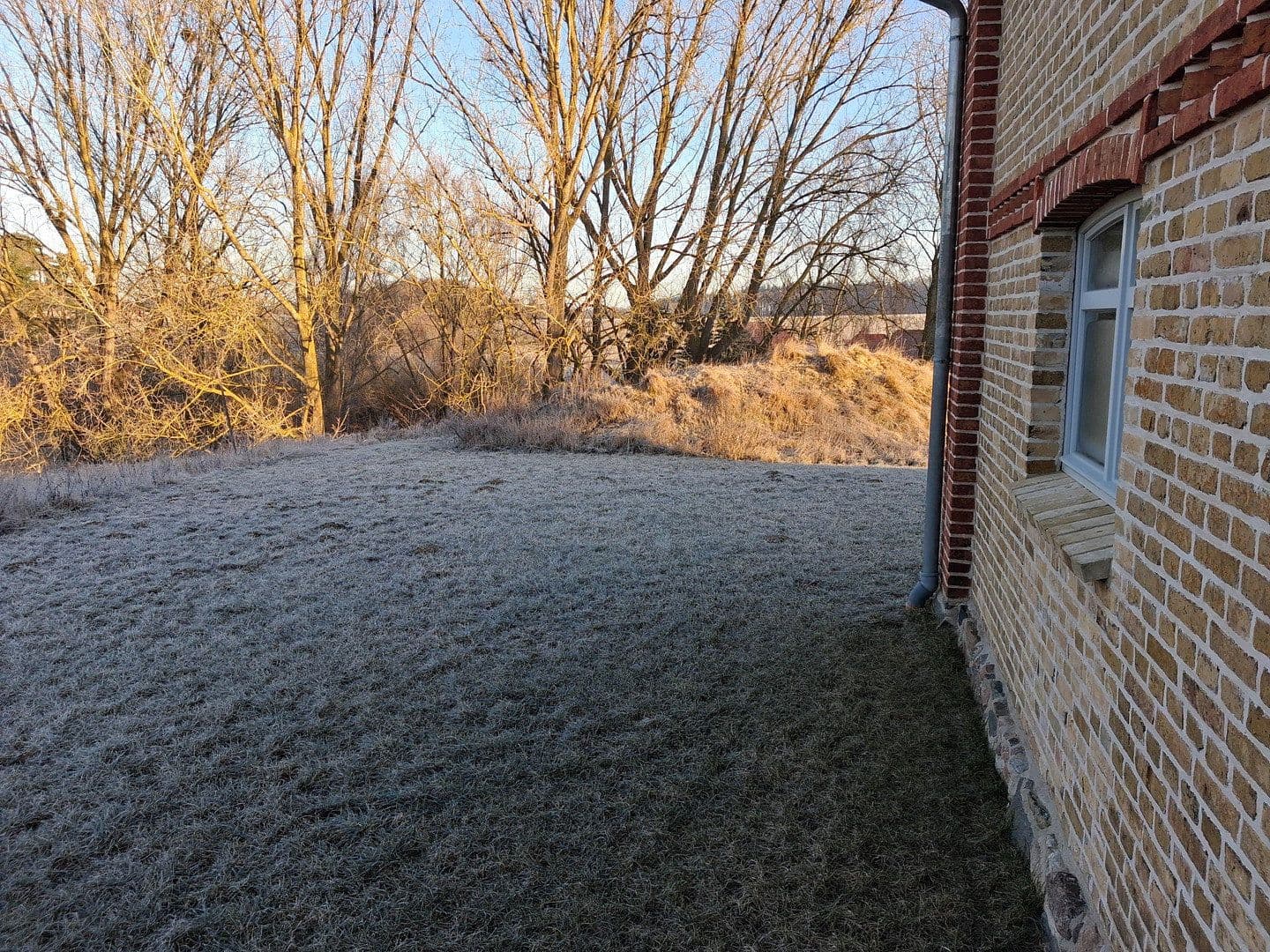 Prodej domu 275 m², pozemek 9.845 m², Behren-Lübchin, Mecklenburg-Vorpommern Prodej domu 275 m², pozemek 9.845 m², Behren-Lübchin, Mecklenburg-Vorpommern