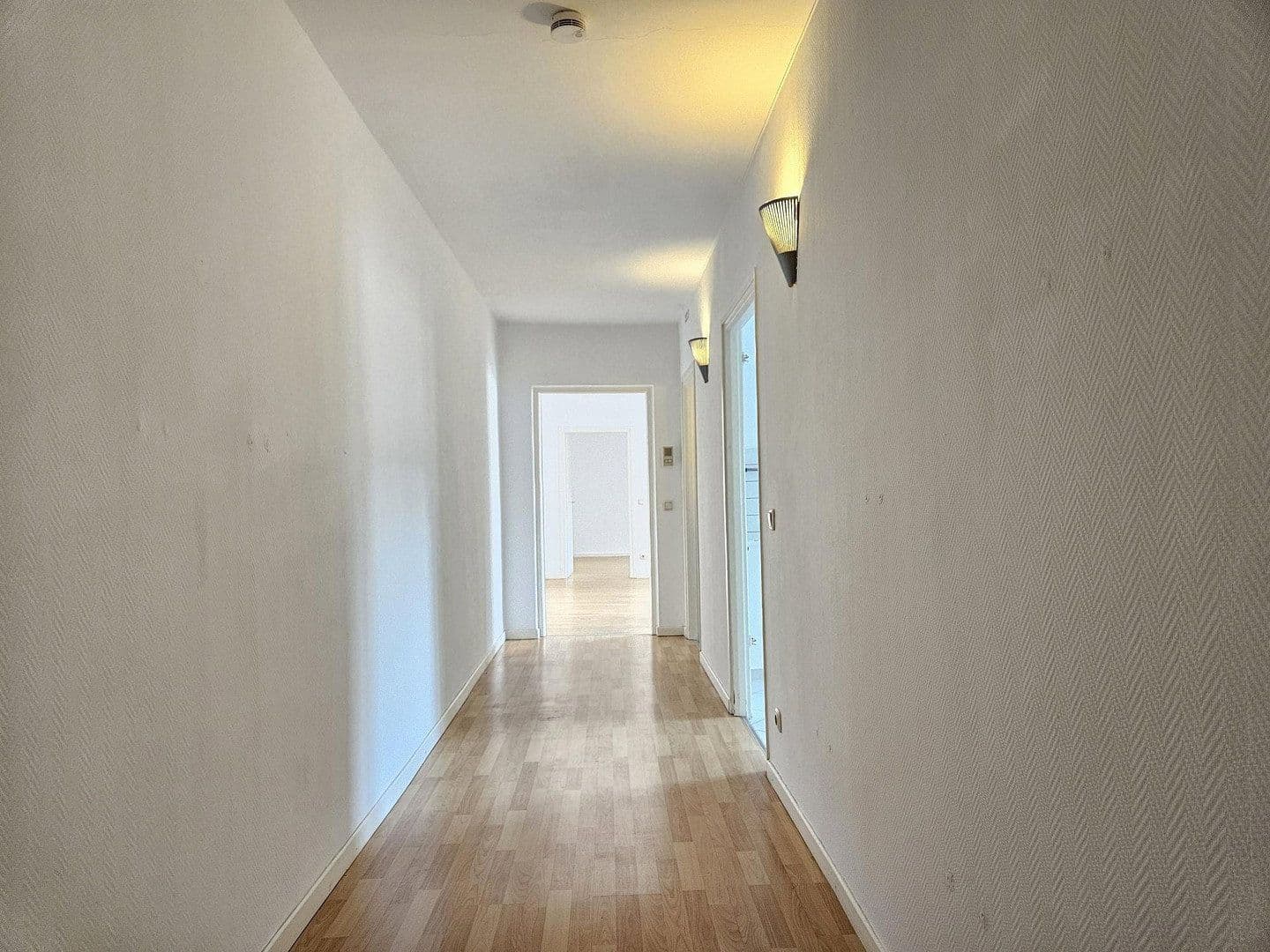 Pronájem bytu 2+1 73 m², Paul-Heyse-Str.19, München, Bavorsko Pronájem bytu 2+1 73 m², Paul-Heyse-Str.19, München, Bavorsko