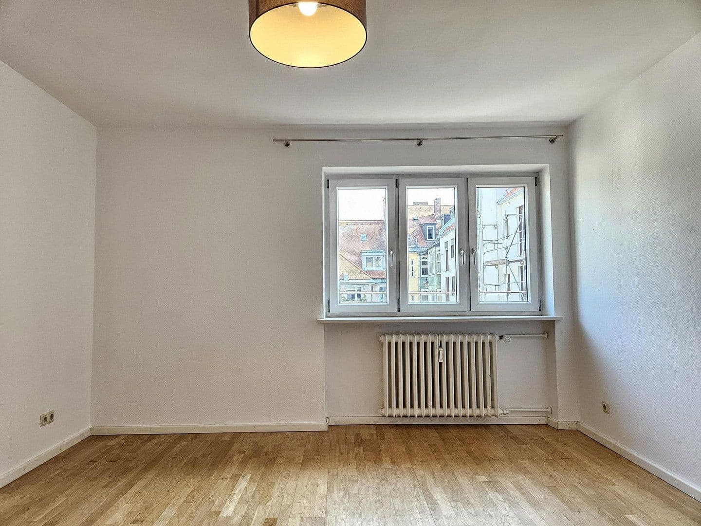 Pronájem bytu 2+1 73 m², Paul-Heyse-Str.19, München, Bavorsko Pronájem bytu 2+1 73 m², Paul-Heyse-Str.19, München, Bavorsko