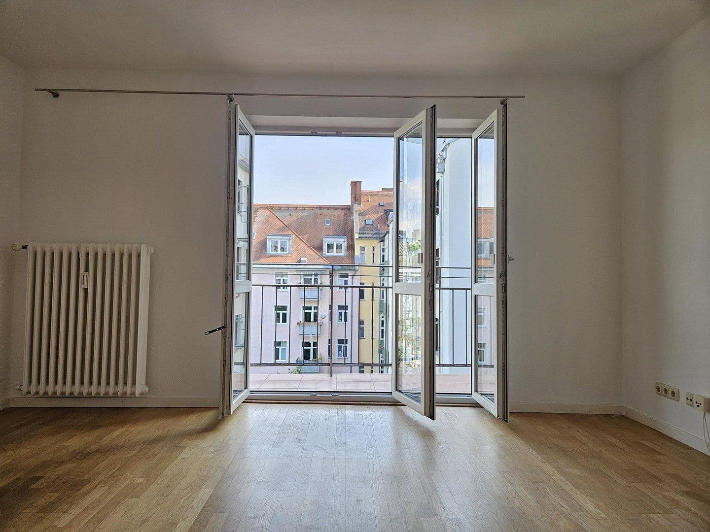Pronájem bytu 2+1 73 m², Paul-Heyse-Str.19, München, Bavorsko Pronájem bytu 2+1 73 m², Paul-Heyse-Str.19, München, Bavorsko
