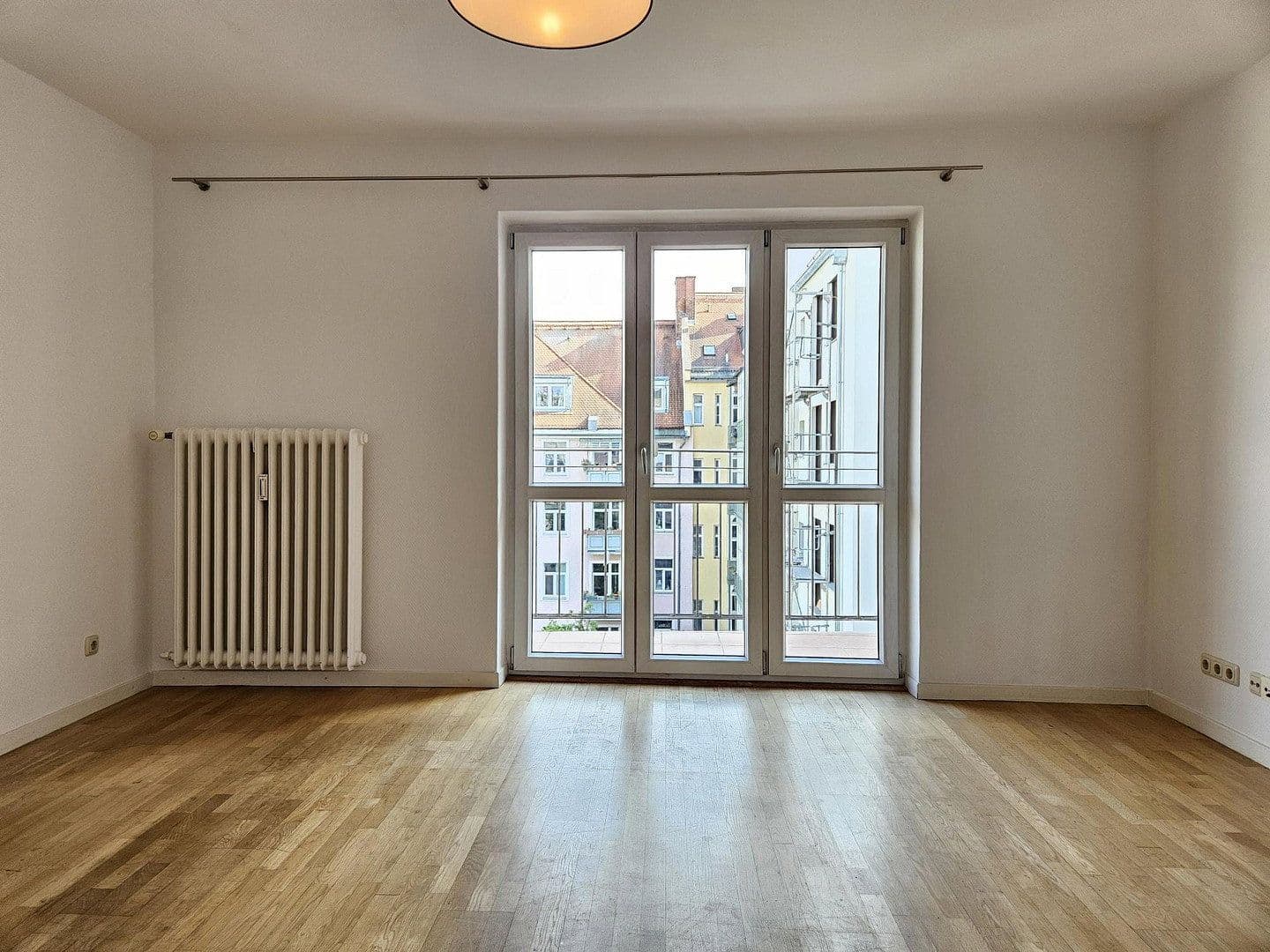 Pronájem bytu 2+1 73 m², Paul-Heyse-Str.19, München, Bavorsko Pronájem bytu 2+1 73 m², Paul-Heyse-Str.19, München, Bavorsko