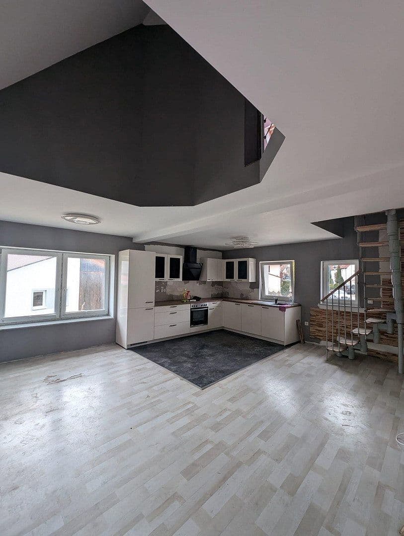 Prodej domu 100 m², pozemek 109 m², Ermstalstraße 32, Münsingen, Bádensko-Württembersko Prodej domu 100 m², pozemek 109 m², Ermstalstraße 32, Münsingen, Bádensko-Württembersko
