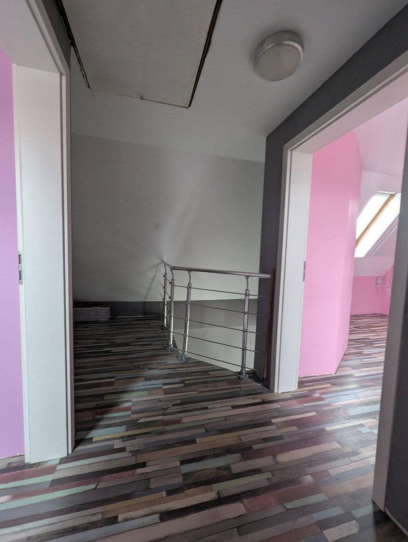 Prodej domu 100 m², pozemek 109 m², Ermstalstraße 32, Münsingen, Bádensko-Württembersko Prodej domu 100 m², pozemek 109 m², Ermstalstraße 32, Münsingen, Bádensko-Württembersko