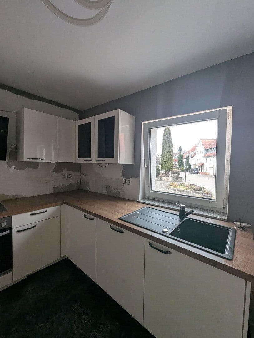 Prodej domu 100 m², pozemek 109 m², Ermstalstraße 32, Münsingen, Bádensko-Württembersko Prodej domu 100 m², pozemek 109 m², Ermstalstraße 32, Münsingen, Bádensko-Württembersko
