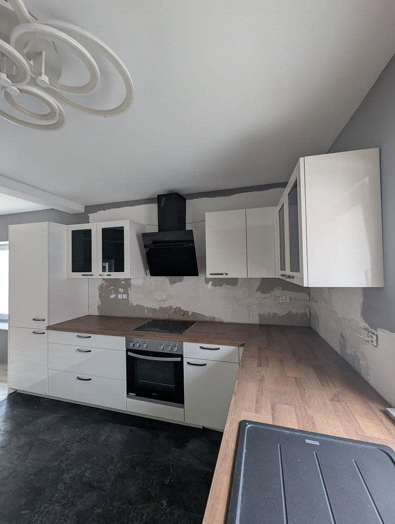 Prodej domu 100 m², pozemek 109 m², Ermstalstraße 32, Münsingen, Bádensko-Württembersko Prodej domu 100 m², pozemek 109 m², Ermstalstraße 32, Münsingen, Bádensko-Württembersko