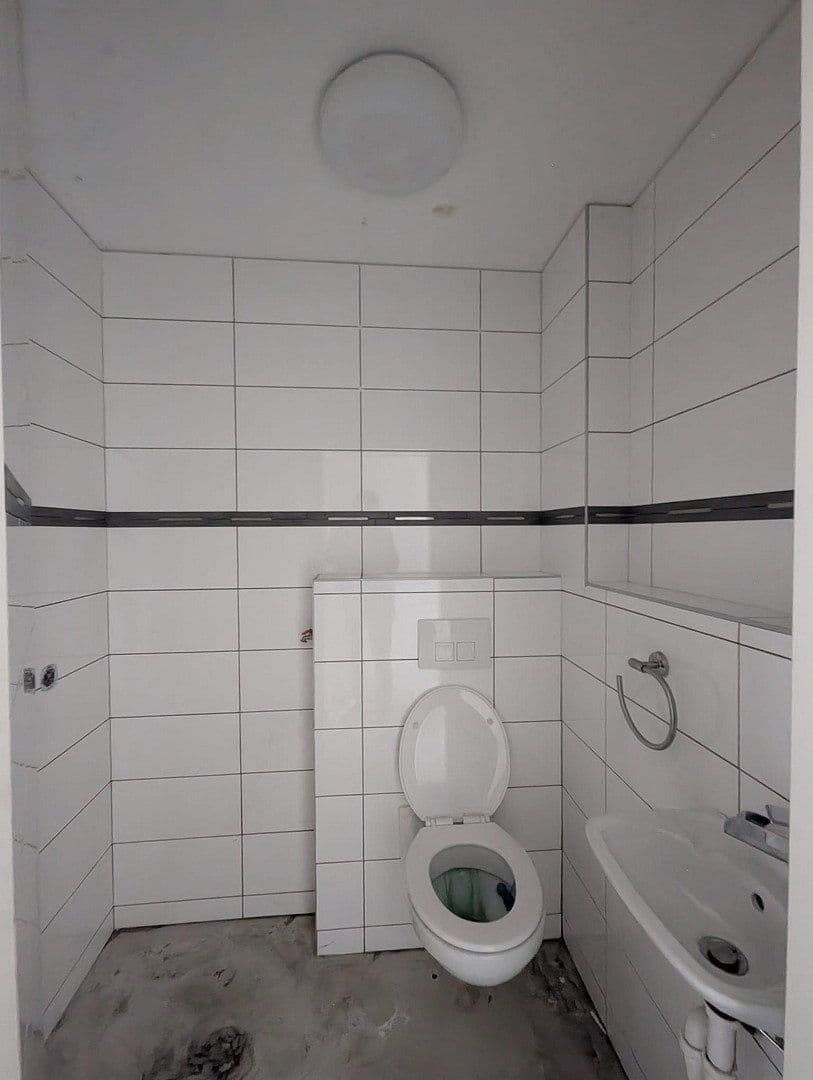Prodej domu 100 m², pozemek 109 m², Ermstalstraße 32, Münsingen, Bádensko-Württembersko Prodej domu 100 m², pozemek 109 m², Ermstalstraße 32, Münsingen, Bádensko-Württembersko