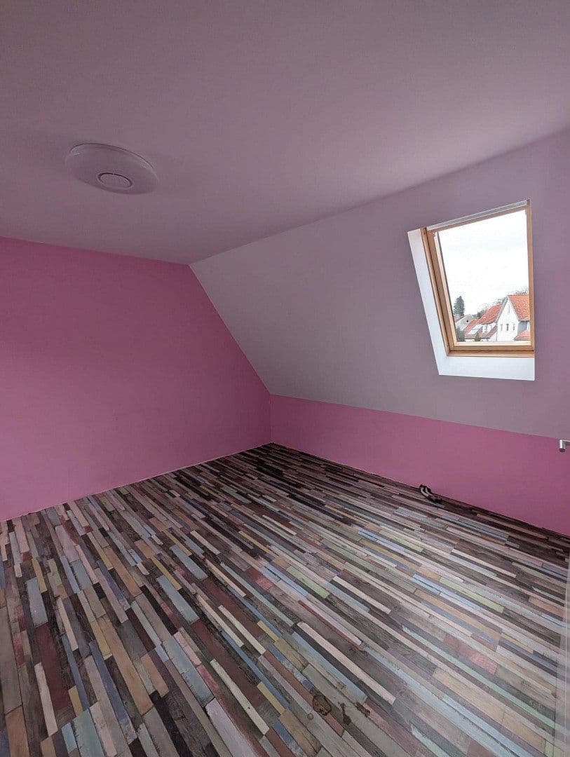 Prodej domu 100 m², pozemek 109 m², Ermstalstraße 32, Münsingen, Bádensko-Württembersko Prodej domu 100 m², pozemek 109 m², Ermstalstraße 32, Münsingen, Bádensko-Württembersko