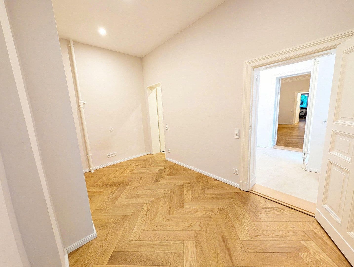 Pronájem bytu 3+1 104 m², Herderstraße 5, Berlin, Berlín Pronájem bytu 3+1 104 m², Herderstraße 5, Berlin, Berlín