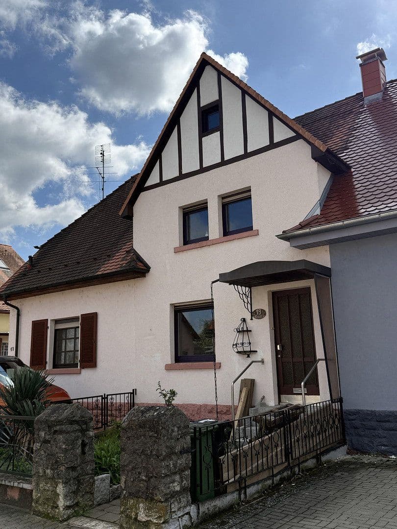 Prodej domu 84 m², pozemek 395 m², Hardtstraße 19, Bruchsal, Bádensko-Württembersko Prodej domu 84 m², pozemek 395 m², Hardtstraße 19, Bruchsal, Bádensko-Württembersko