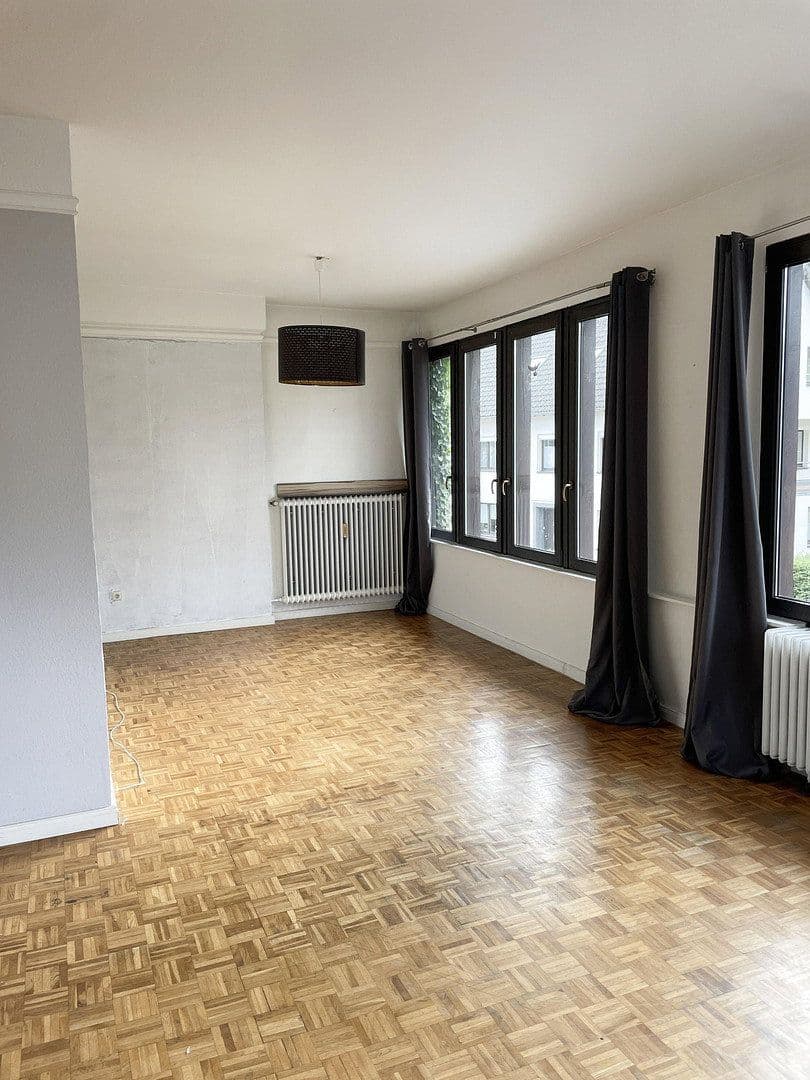 Prodej domu 497 m², pozemek 655 m², Simmerath, Severní Porýní-Vestfálsko Prodej domu 497 m², pozemek 655 m², Simmerath, Severní Porýní-Vestfálsko