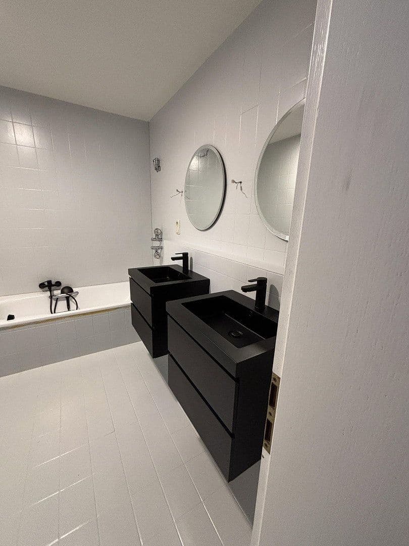 Prodej domu 497 m², pozemek 655 m², Simmerath, Severní Porýní-Vestfálsko Prodej domu 497 m², pozemek 655 m², Simmerath, Severní Porýní-Vestfálsko