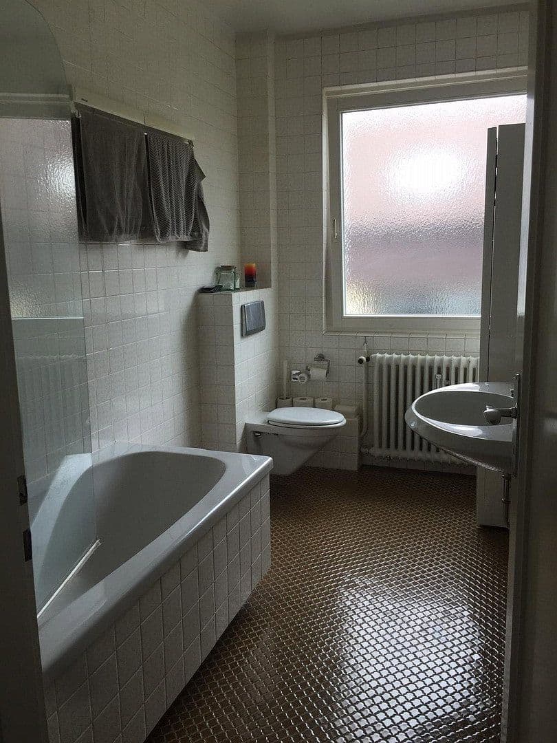 Pronájem domu 128 m², pozemek 550 m², Friedenstrasse 11, Pforzheim, Bádensko-Württembersko Pronájem domu 128 m², pozemek 550 m², Friedenstrasse 11, Pforzheim, Bádensko-Württembersko